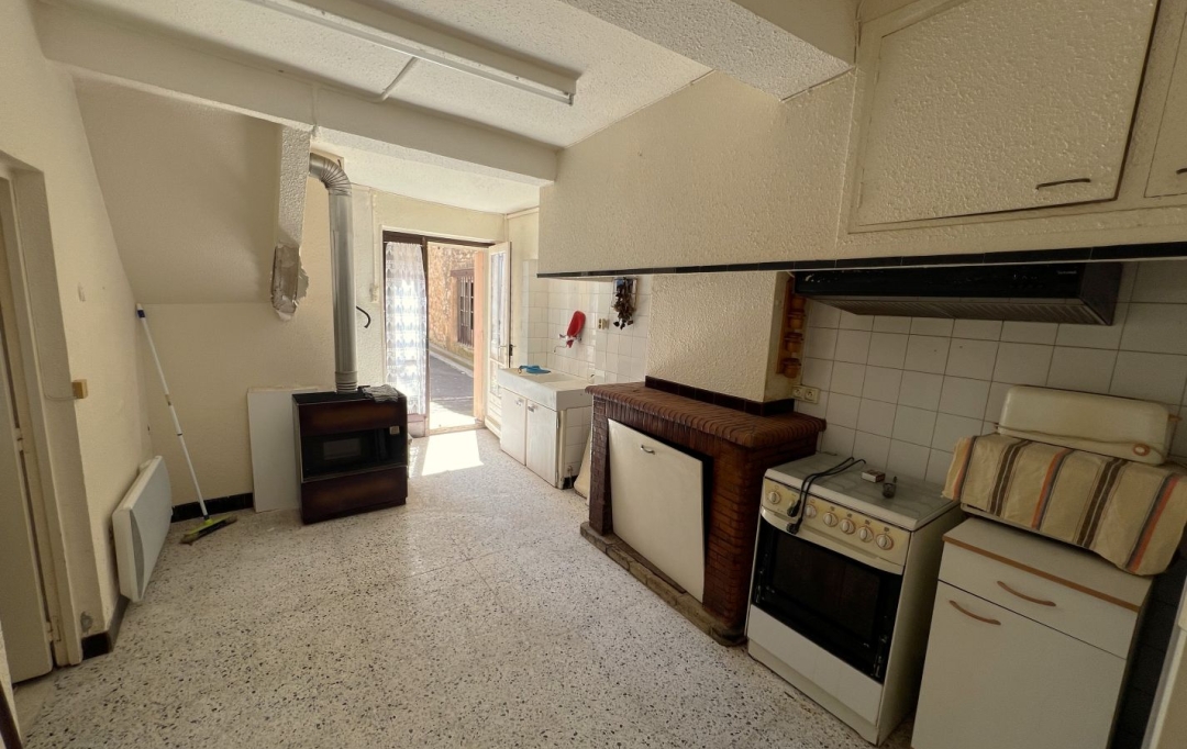 11-34 IMMOBILIER : House | CRUZY (34310) | 127 m2 | 65 000 € 